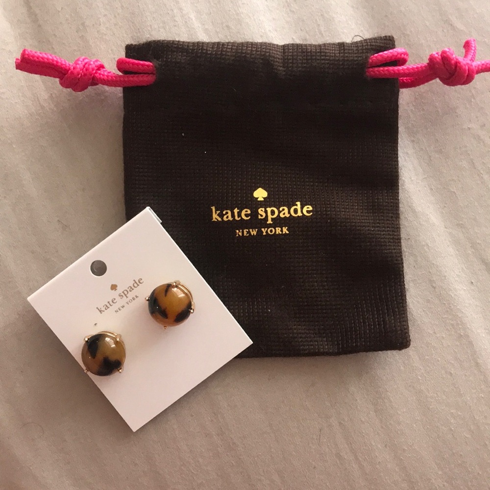 Kate Spade never worn earring. MAKE AN OFFFER